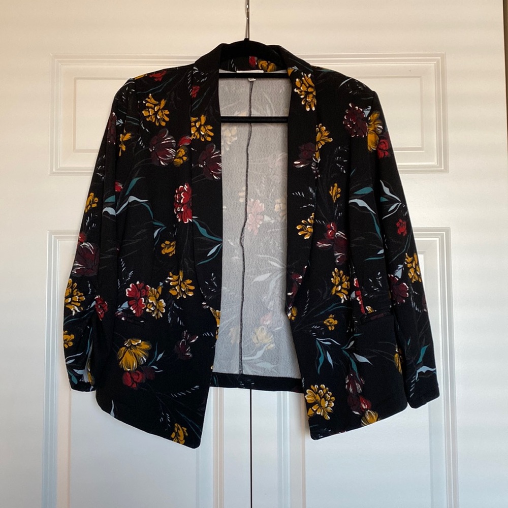 Maurices Black Floral Blazer Size 1